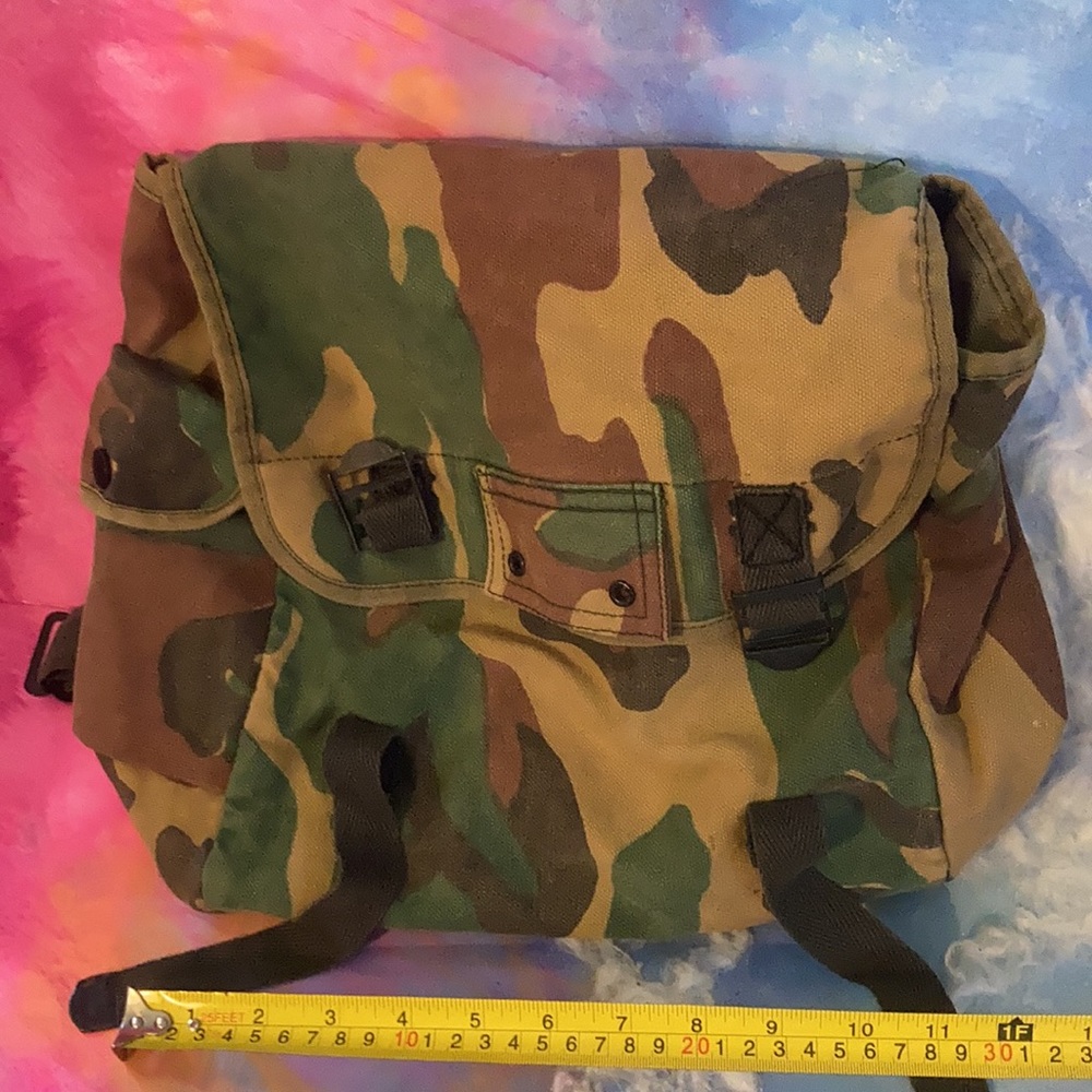 Camo Backpack - Picture 7 of 8